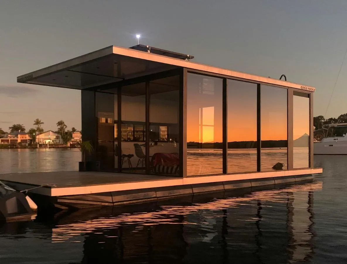 Oasis Noosa - Luxury Floating Eco Villas 0*, Noosa Heads Australia